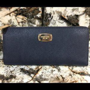 Michael Kors Jet Zipper Wallet